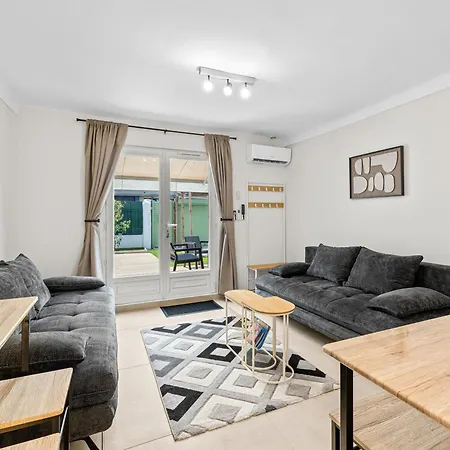 7 Min Walk To The Sea, Free Parking, 3 Ac, Garden Niza